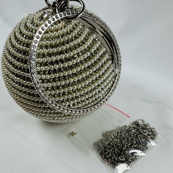 Silver Round Mini Purse Crystals Pearls Hand Or Shoulder. NWOT New Years Ball - Picture 10 of 13